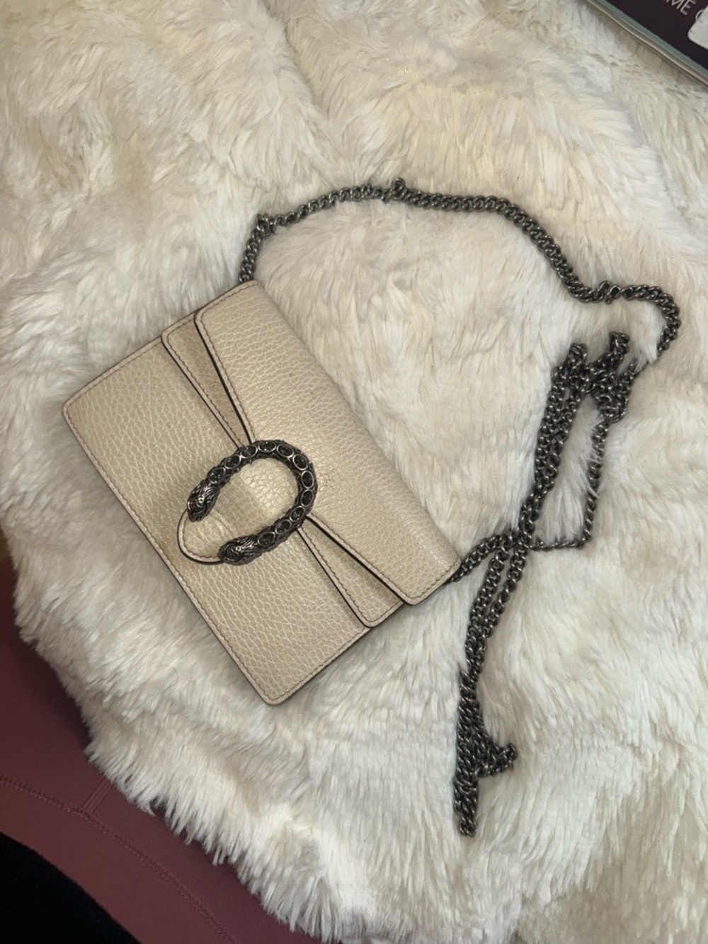 Gucci Beige Textured Leather Dionysus Super Mini Shoulder Bag - Picture 3 of 5